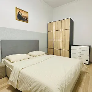  Апартаменты дизайнерські Loft на героїв упа